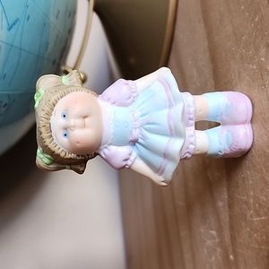 Vintage Cabbage Patch kids figurine